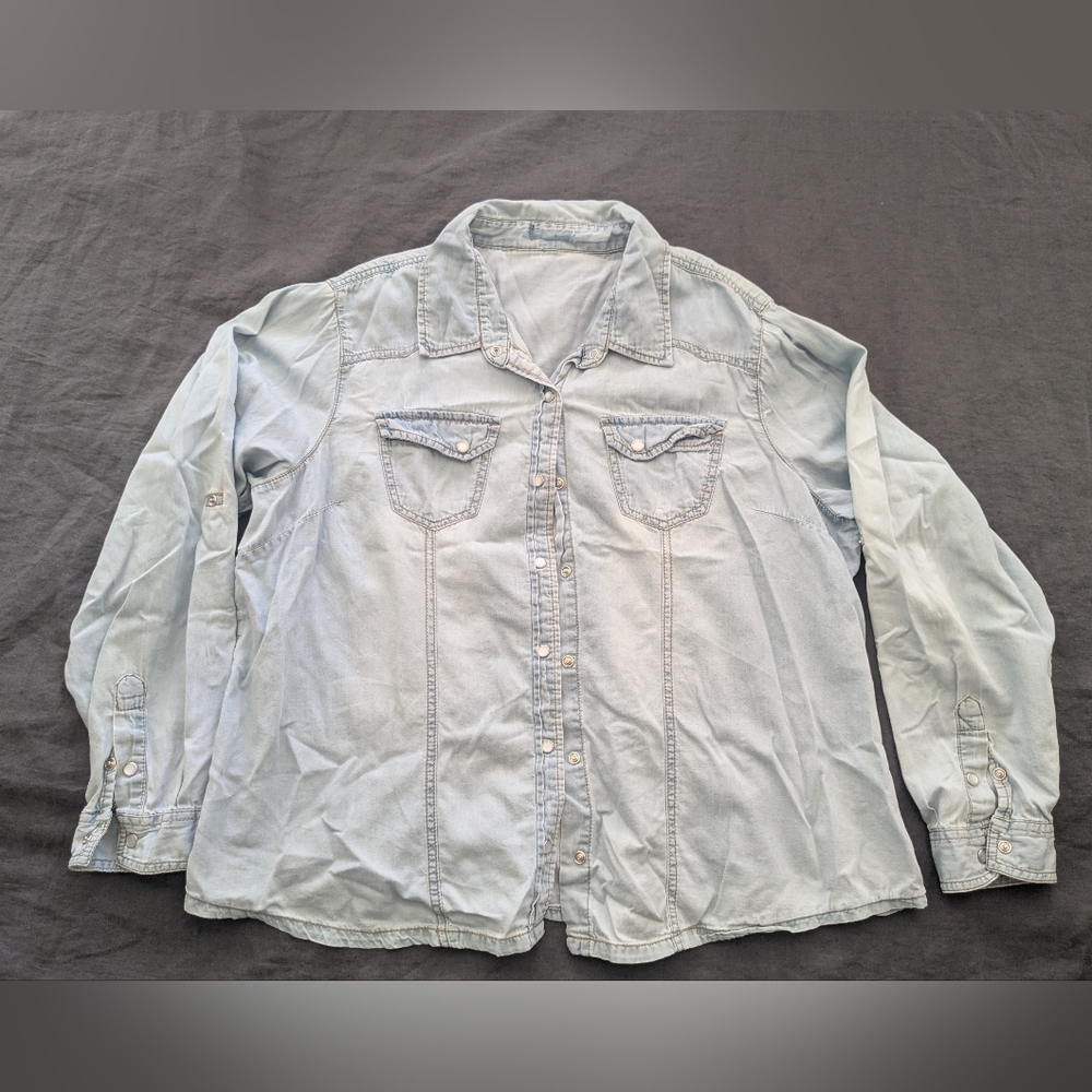 Denim Long Sleeve Shirt With Snaps